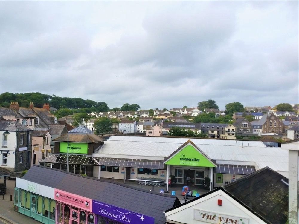 Bridge On Wool Hotel Wadebridge Exterior photo